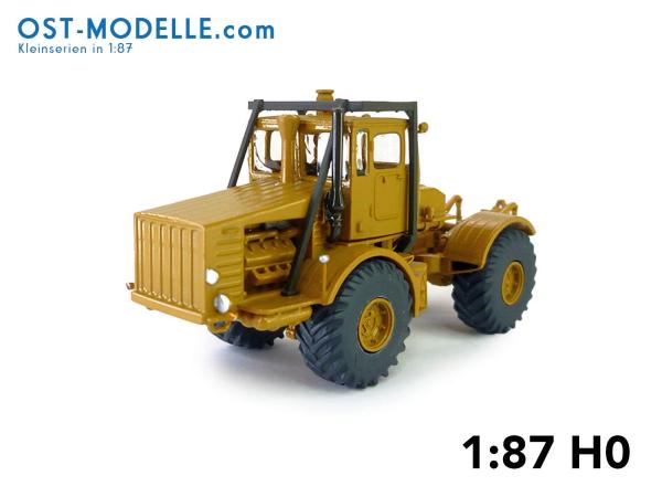 Traktor Kirovets K700 gelborange ohne Motorverkleidung Überrollbügel